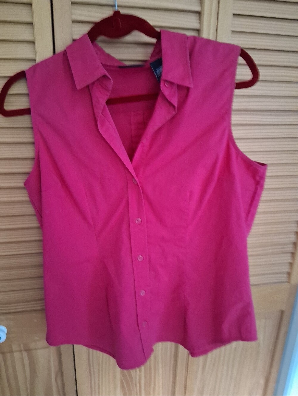 New York & Company Sleeveless Button-Down Top - Hot Pink
